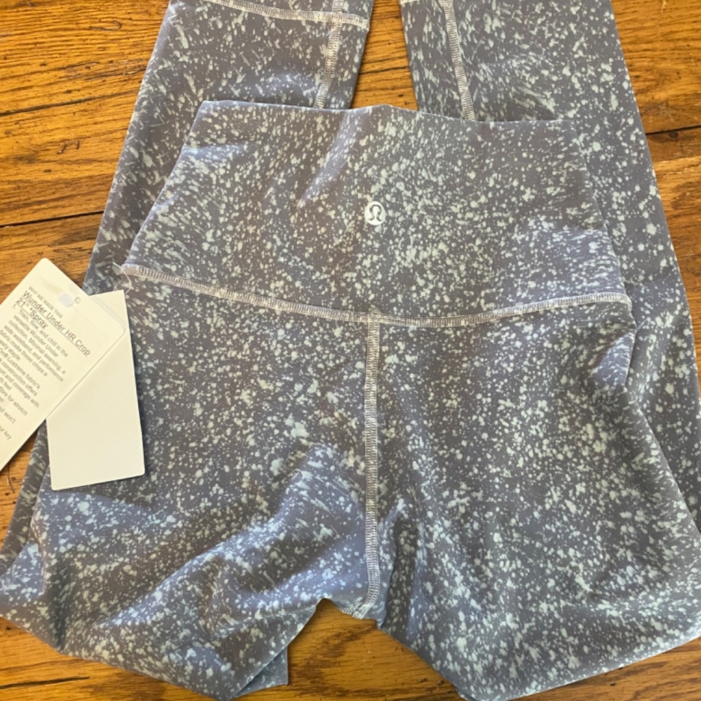 Lululemon BNWT crop leggings Size 0 - Picture 4 of 4